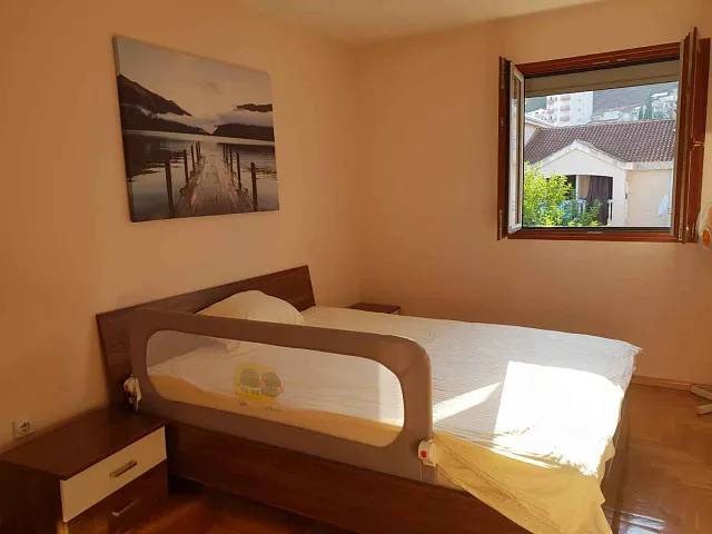 One-bedroom apartment in Budva, in an excellent location — photo 12